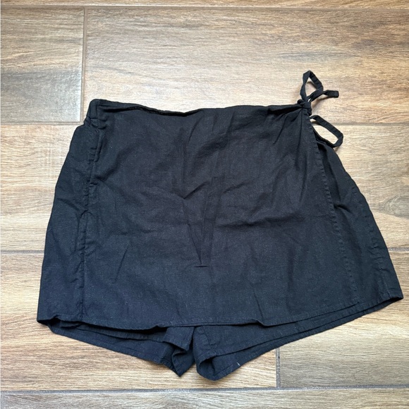 Women's Black Linen Skort - Picture 1 of 2